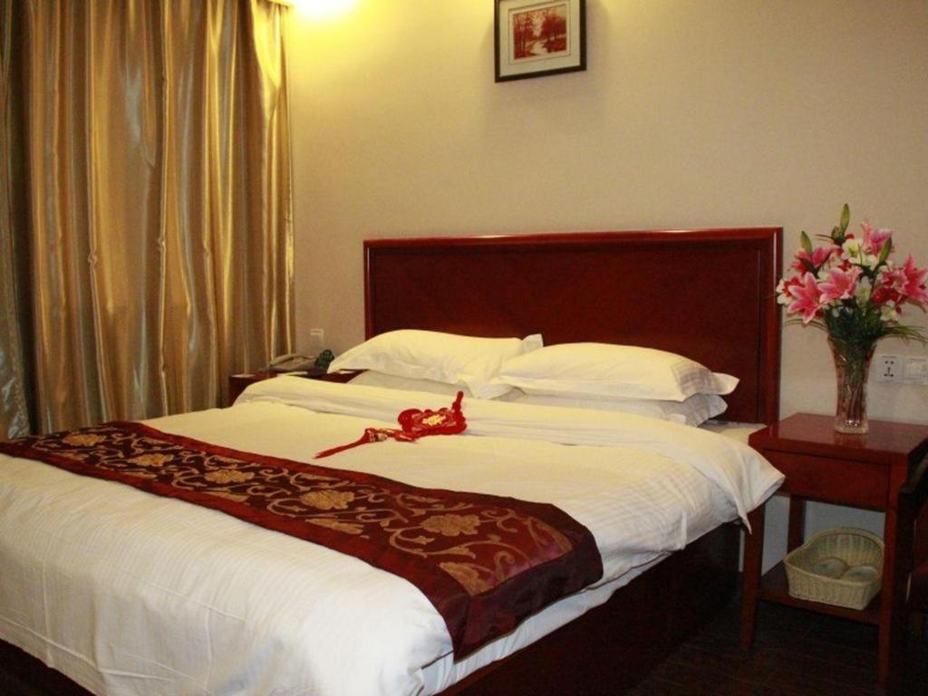 Greentree Inn Shanghai Guangxin Road Tongji Hospital Express Hotel Eksteriør bilde